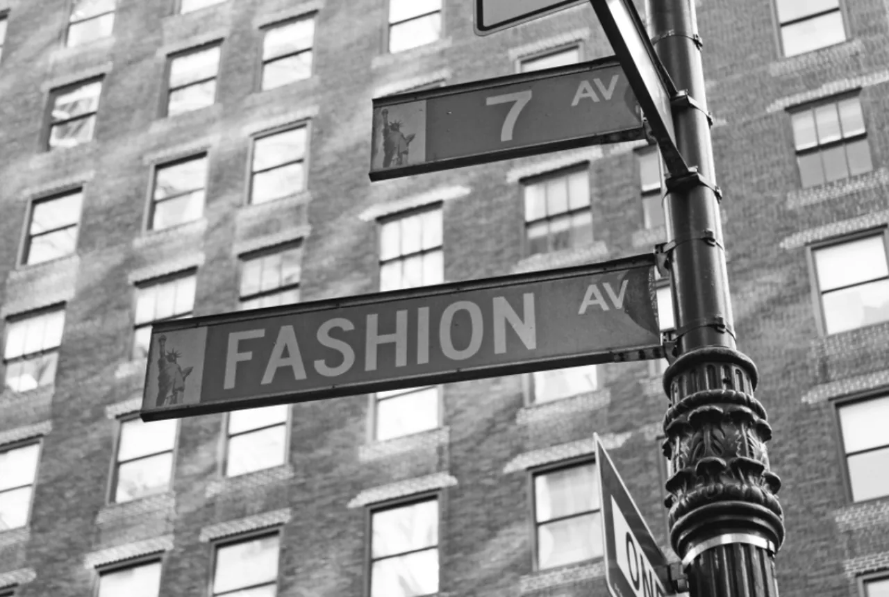 Seventh Avenue, also signed as Fashion Avenue: two names, one address.